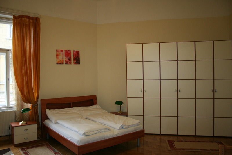Walking Bed Budapest Hostel מראה חיצוני תמונה
